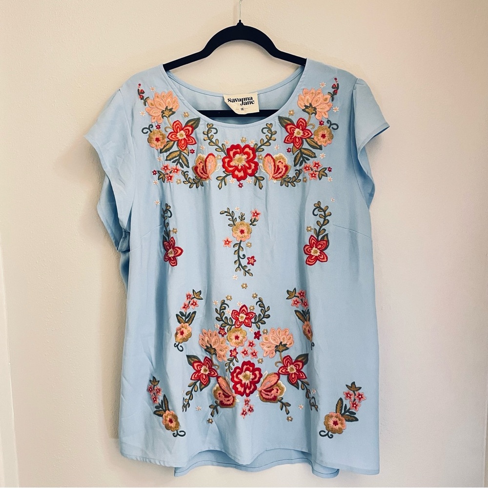Savanna Jane, Woman’s, Floral Embroidered, Light Blue, Short Sleeve Shirt. XL